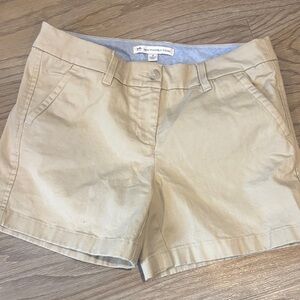 Southern Tide Women's Khaki Shorts size 4